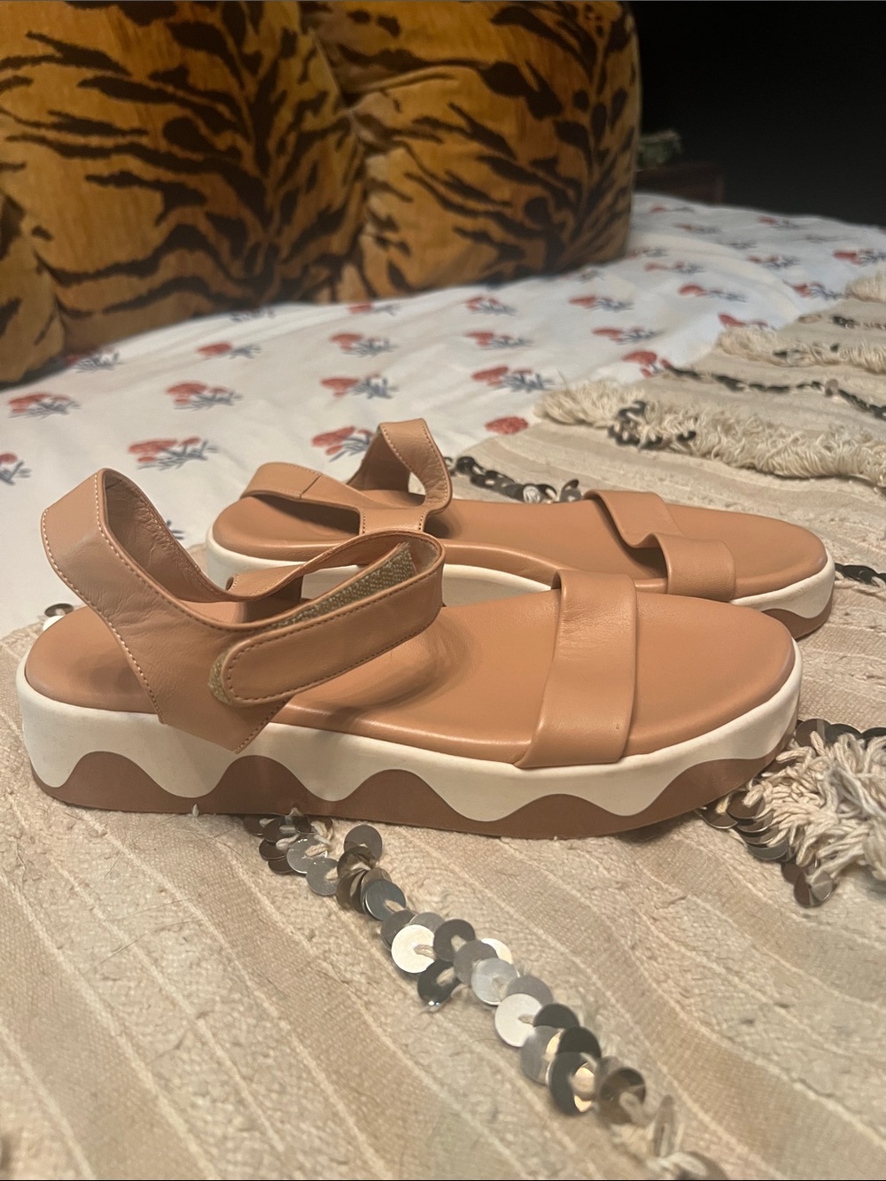 Ancient Greek Sandals in Leather with Wavy Scalloped Sole